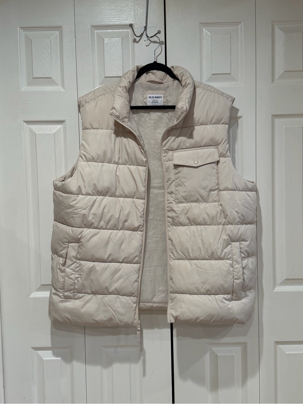 Old Navy Cream Quilted Puffer Vest